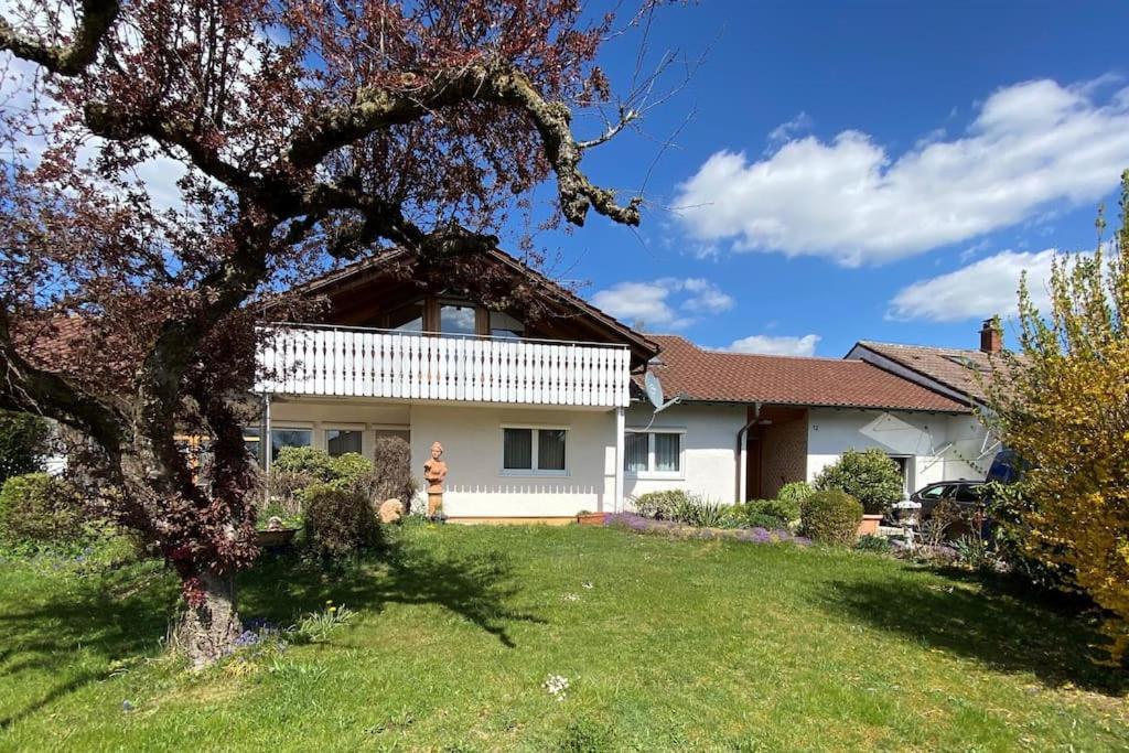 Gemuetliche Wohnung Bei Bad Waldsee Mit Balkon מראה חיצוני תמונה